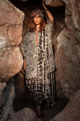 H241-08A - 3Pc - Unstitched Fabric Mahay Lawn By Sana Safinaz H241-08A - 3Pc - Unstitched Fabric Mahay Lawn By Sana Safinaz