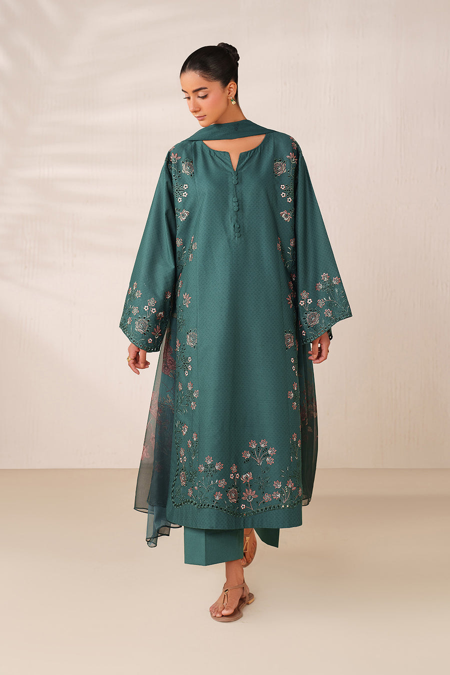 3-PC Unstitched Embroidered Exclusive Lawn By Iznik | UE-625