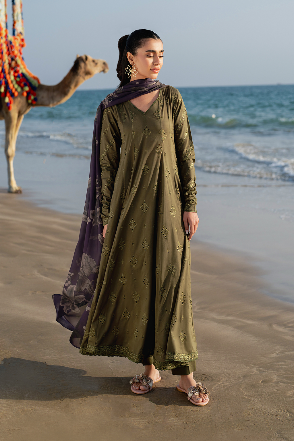 3-PC Unstitched Embroidered Lawn By Iznik | UE-375 Embroidered Lawn