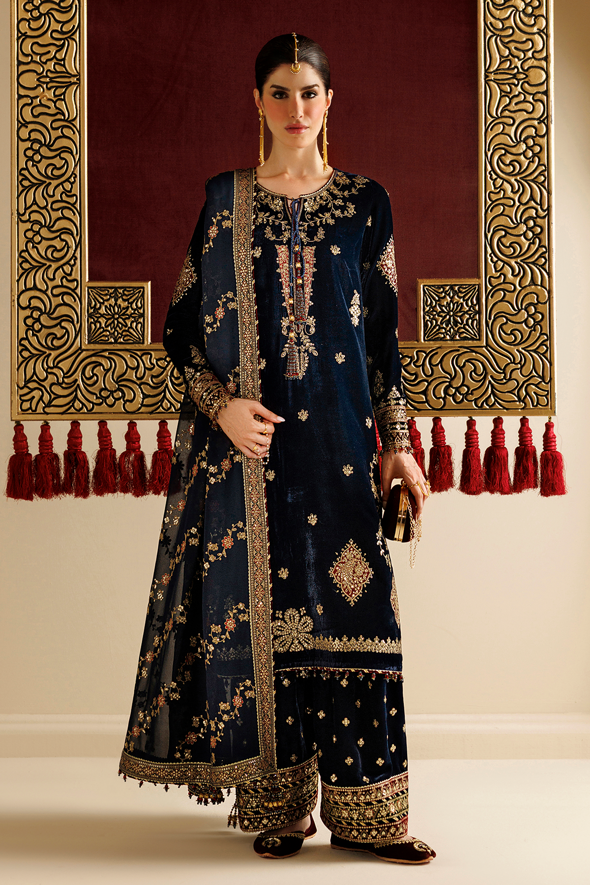 Embroidered Velvet Formal 3pcs suit By Jazmin