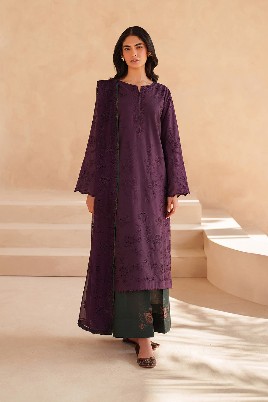 3-PC Unstitched Embroidered Exclusive Lawn By Iznik | UE-602