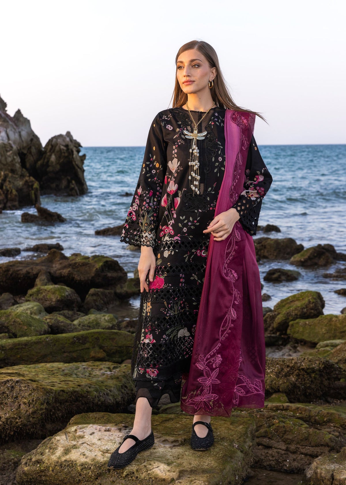 Unstitched 3-PC Printed Lawn With Silk Dupatta By Crimson | D4 B