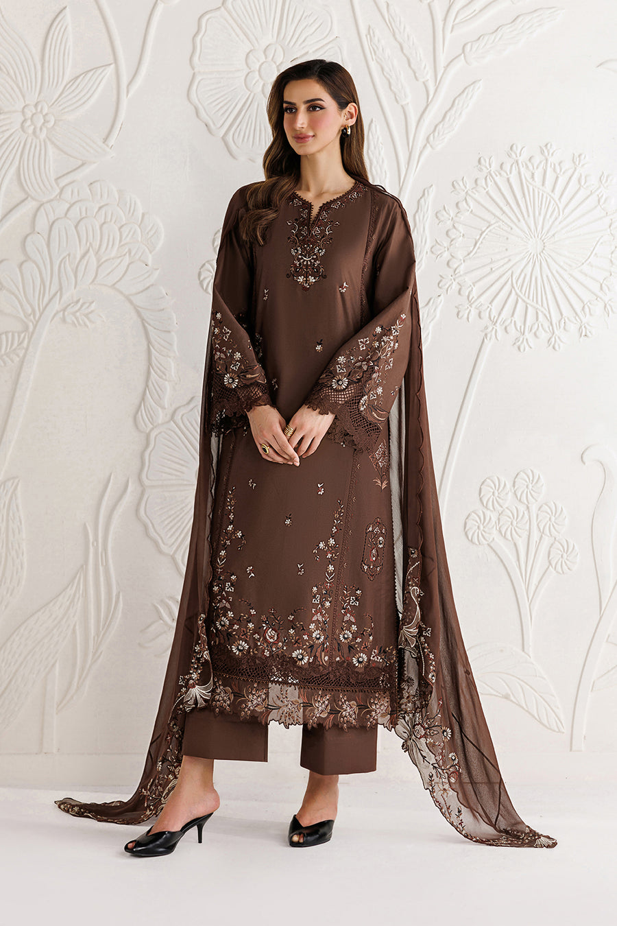 3-PC Unstitched Embroidered Exclusive Lawn By Iznik | UE-686