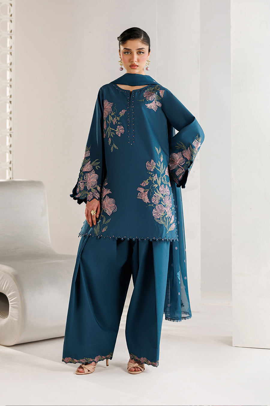 3-PC Unstitched Embroidered Exclusive Lawn By Iznik | UE-690