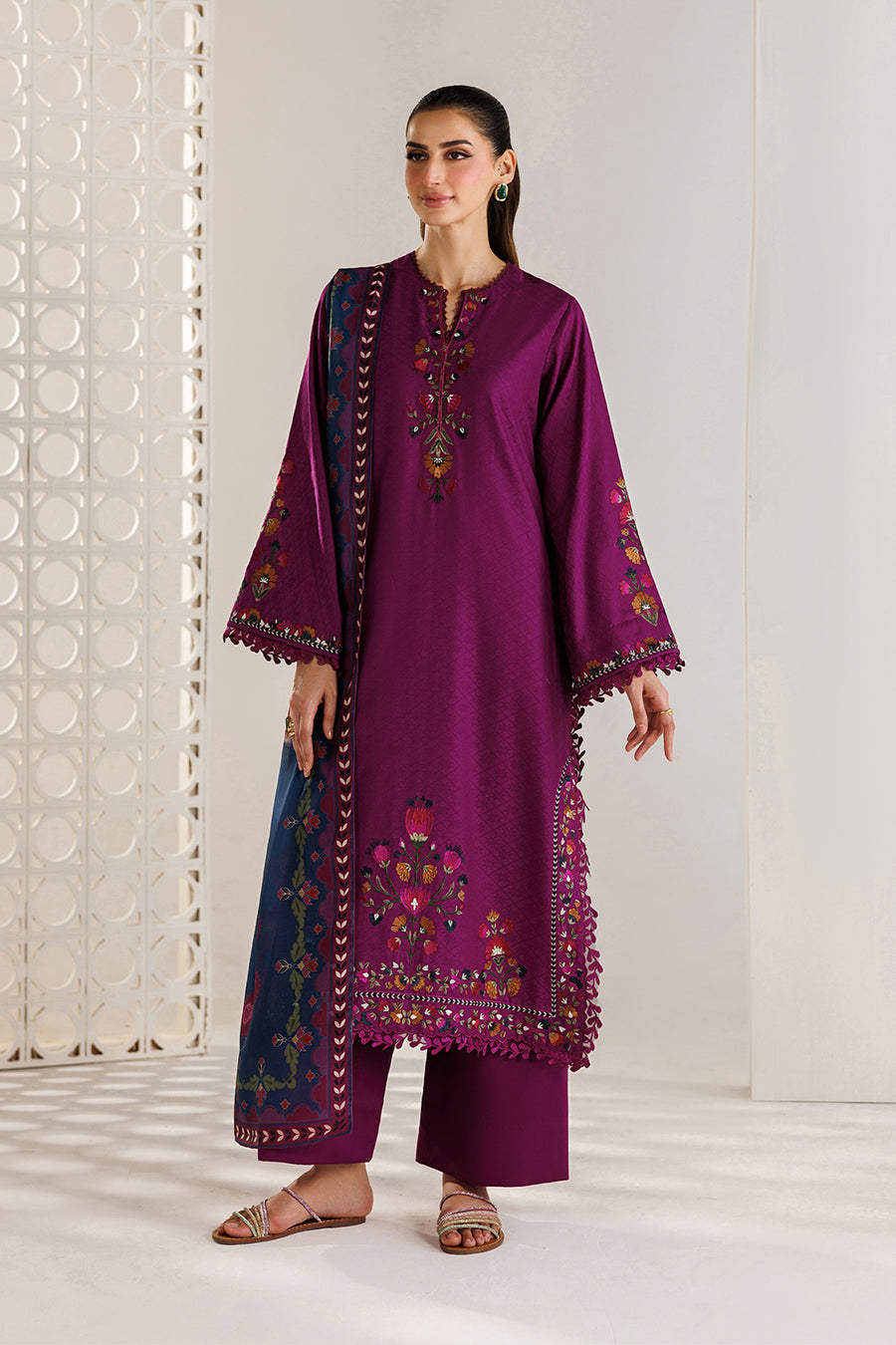 3-PC Unstitched Embroidered Exclusive Lawn By Iznik | UE-680
