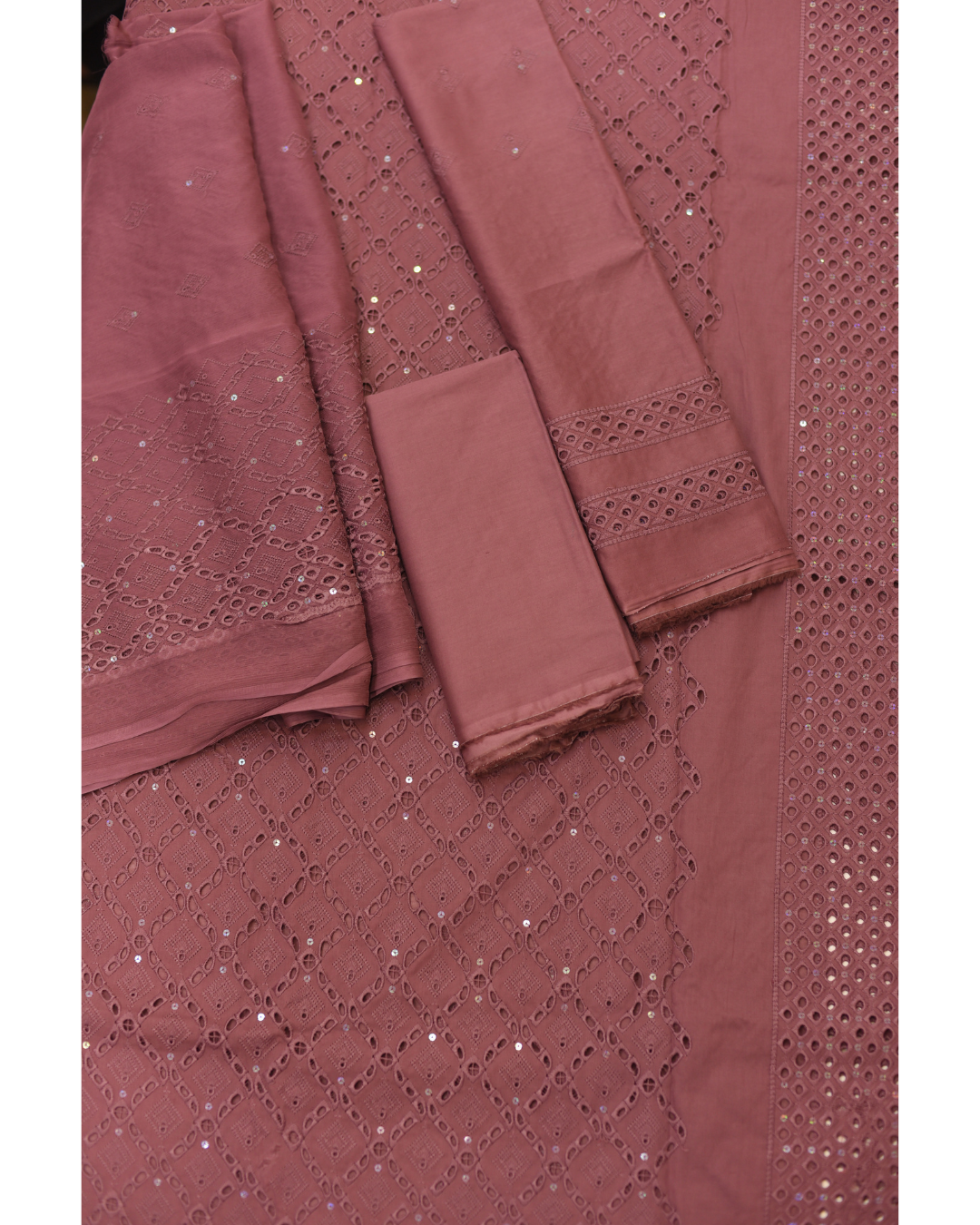 4-PC Unstitched Lawn Embroidered Suit | LE-4