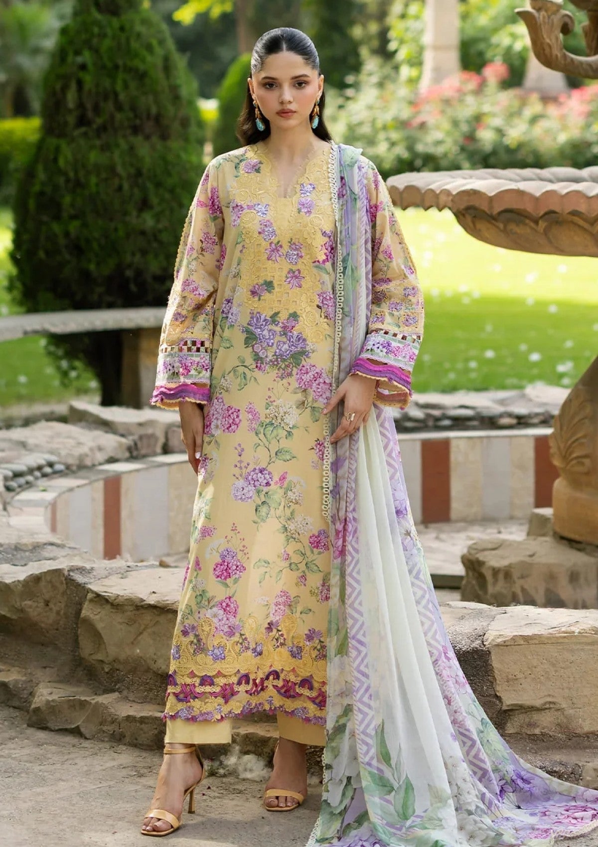 3-PC Unstitched Digital Printed Lawn Signature By Elaf | KIARA
