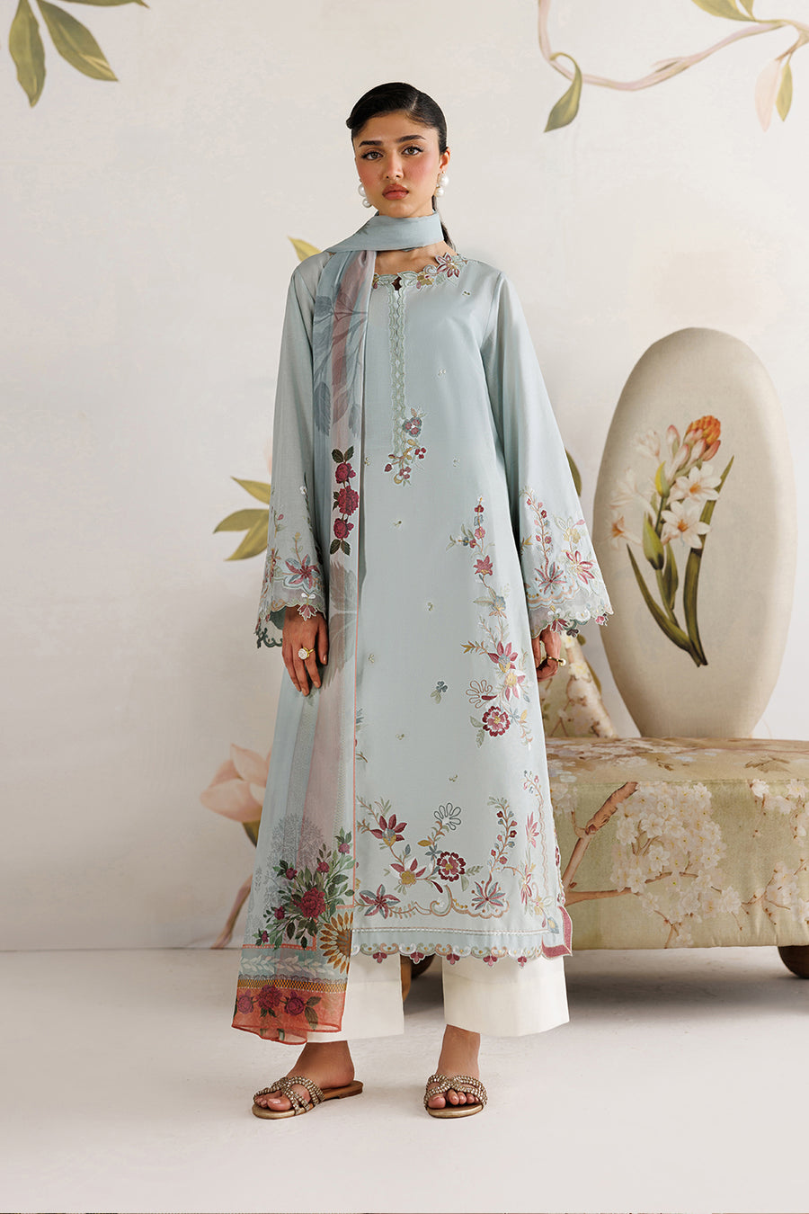 3-PC Unstitched Embroidered Exclusive Lawn By Iznik | UE-679