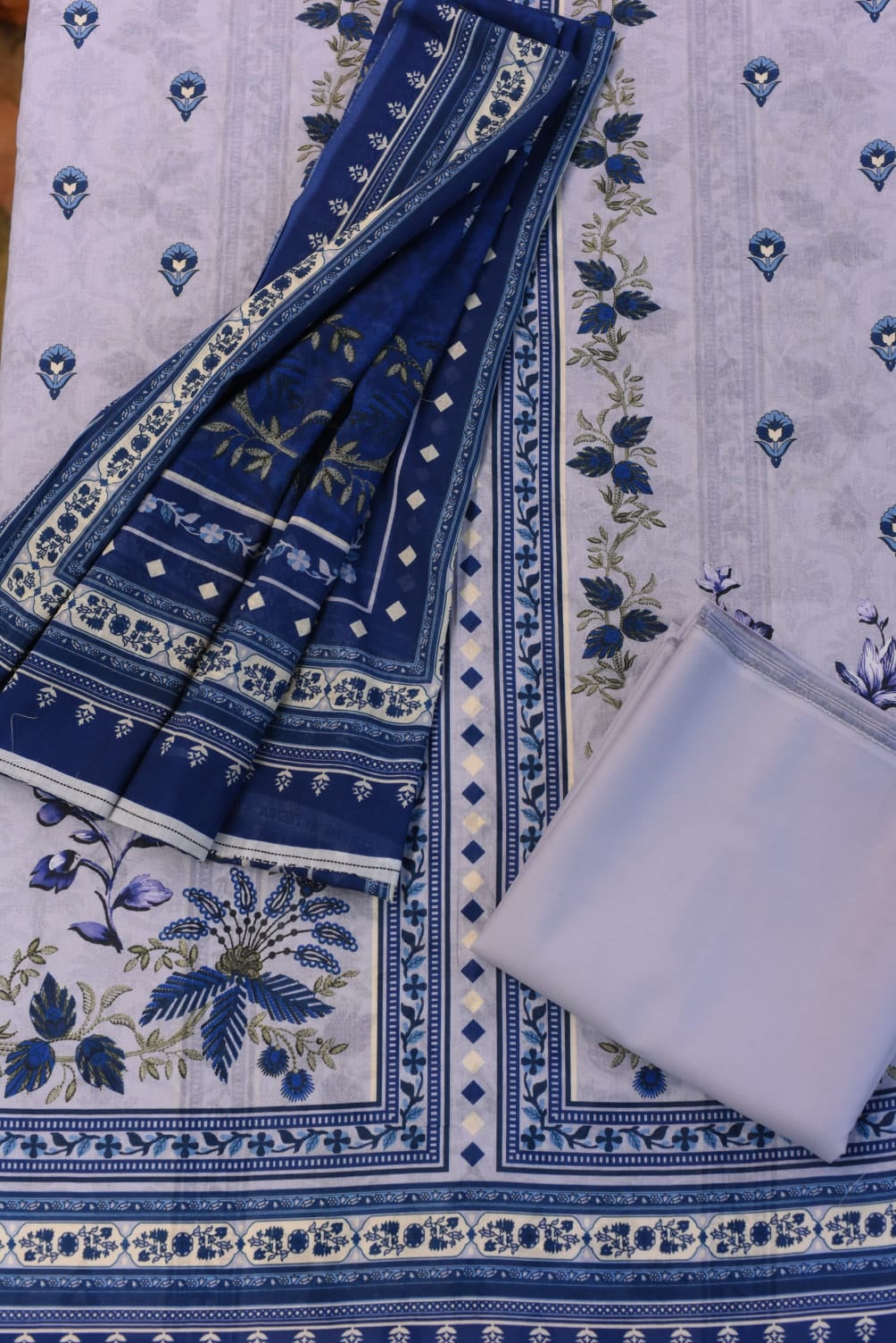 3-PC Unstitched Printed Lawn With While Lawn Dupatta | P01