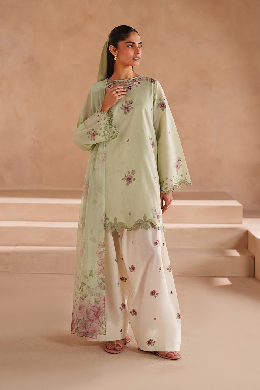 3-PC Unstitched Embroidered Exclusive Lawn By Iznik | UE-606
