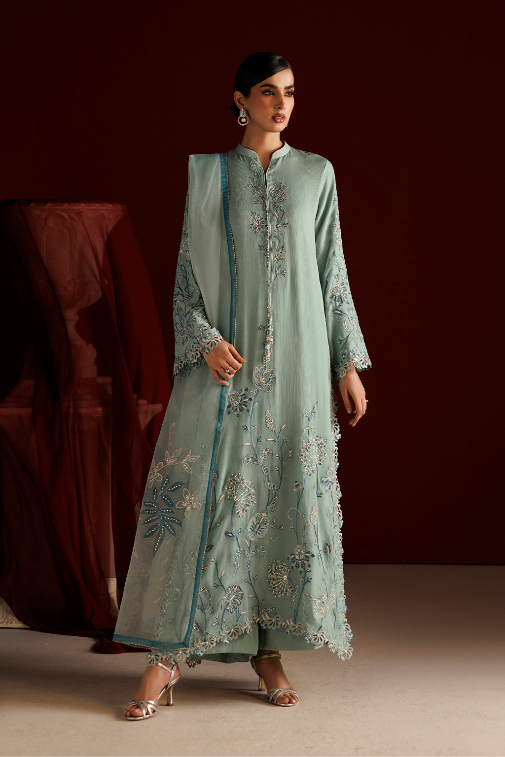 3Pc Embroidered Chiffon Unstitched Suit By Iznik