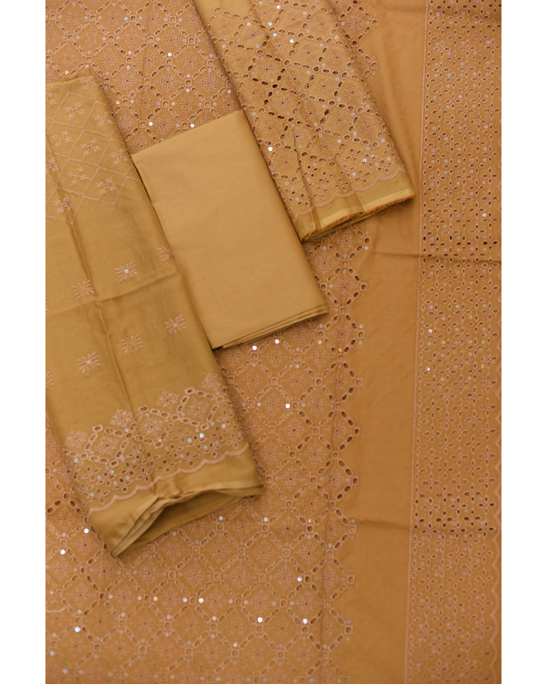 4-PC Unstitched Lawn Embroidered Suit | LE-7