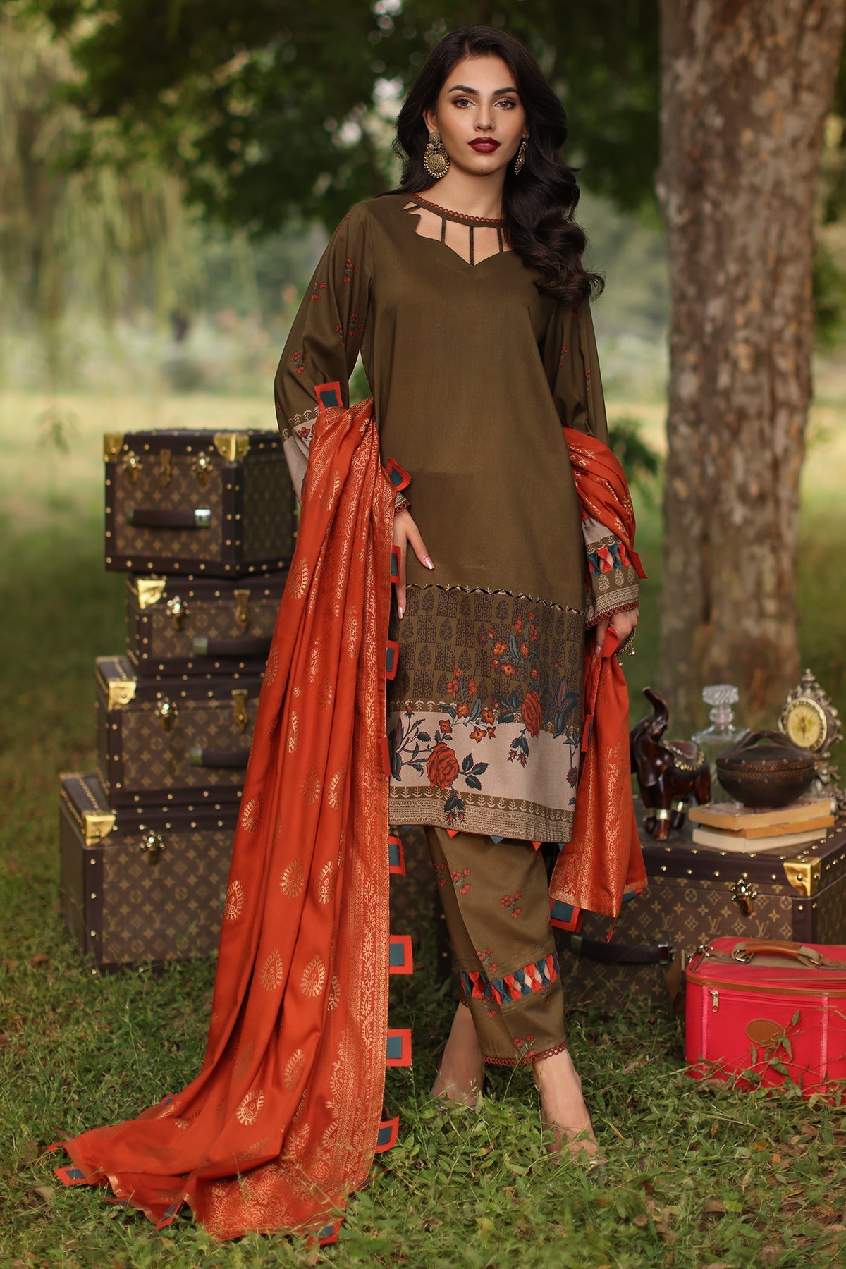 SPW4-03 | 3Pc Unstitched Suit Winter Printed Linen Signature Print By Charizma