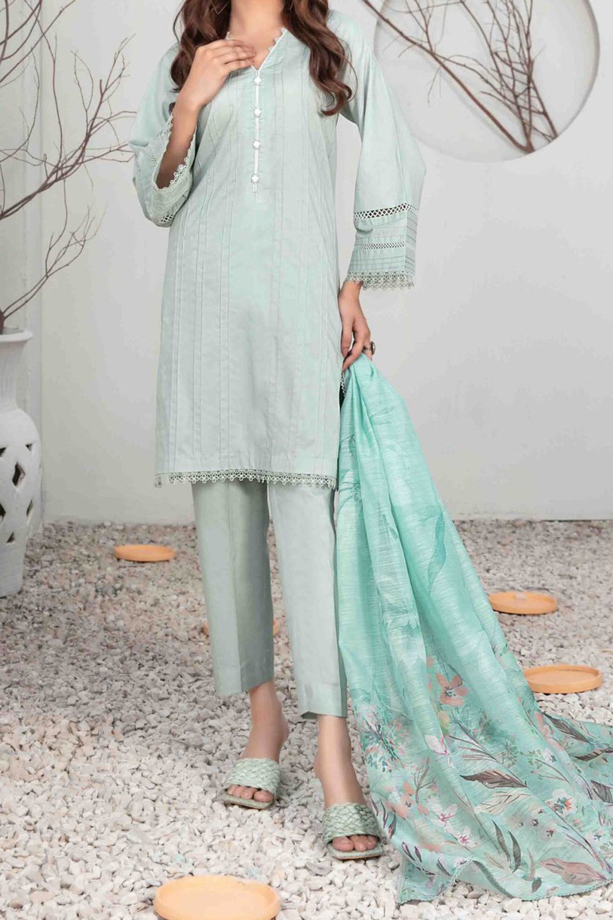 D-2861 | 3PC Stitched Cotton Jacquard Lawn Collection Emari By Tawakkal Fabrics