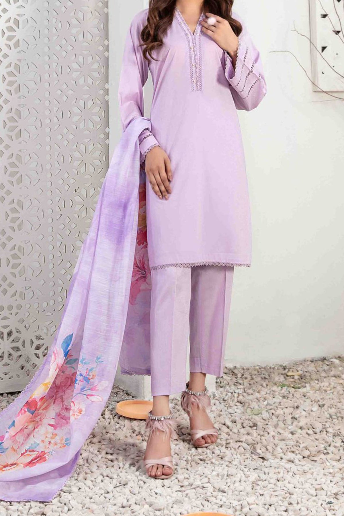 D-2862 | 3PC Stitched Cotton Jacquard Lawn Collection Emari By Tawakkal Fabrics