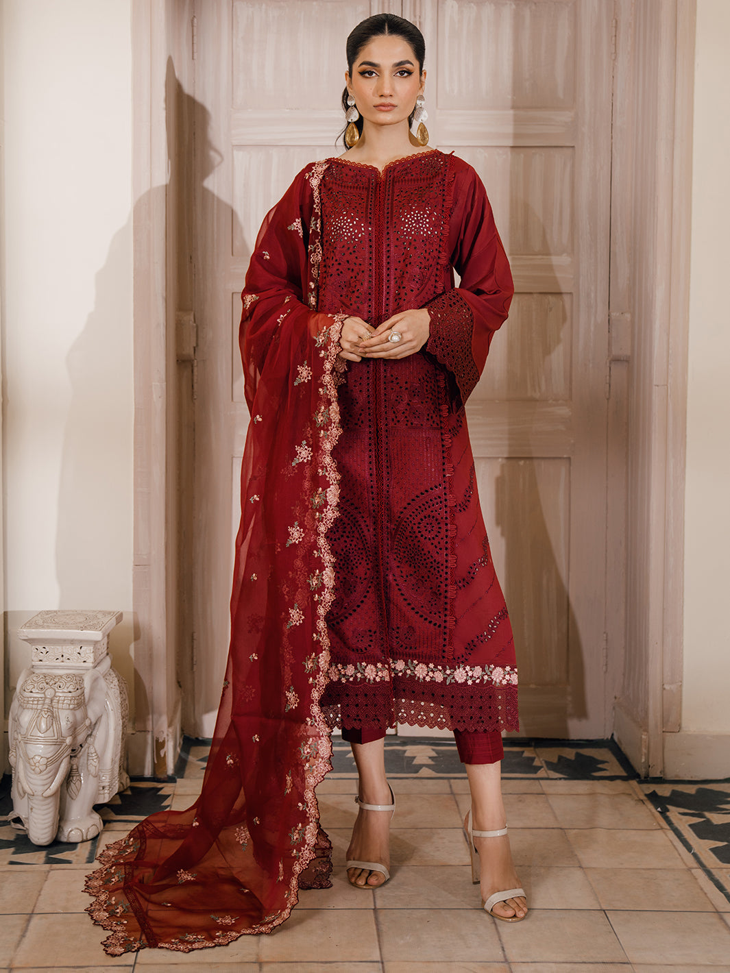 02- DILARA | 3 PC Unstitched Luxury Lawn NAQSH By Binilyas