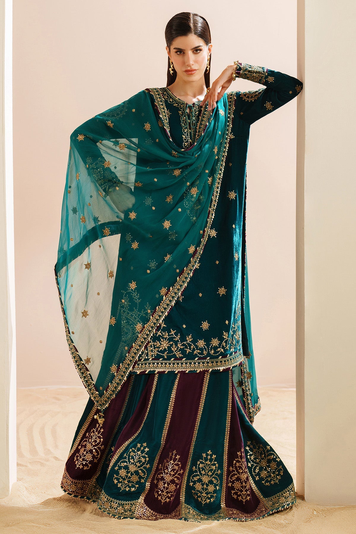 3-PC Unsttiched Embroidered Valvet Formal Velvet Vogue By Jazmin | VVF D-9