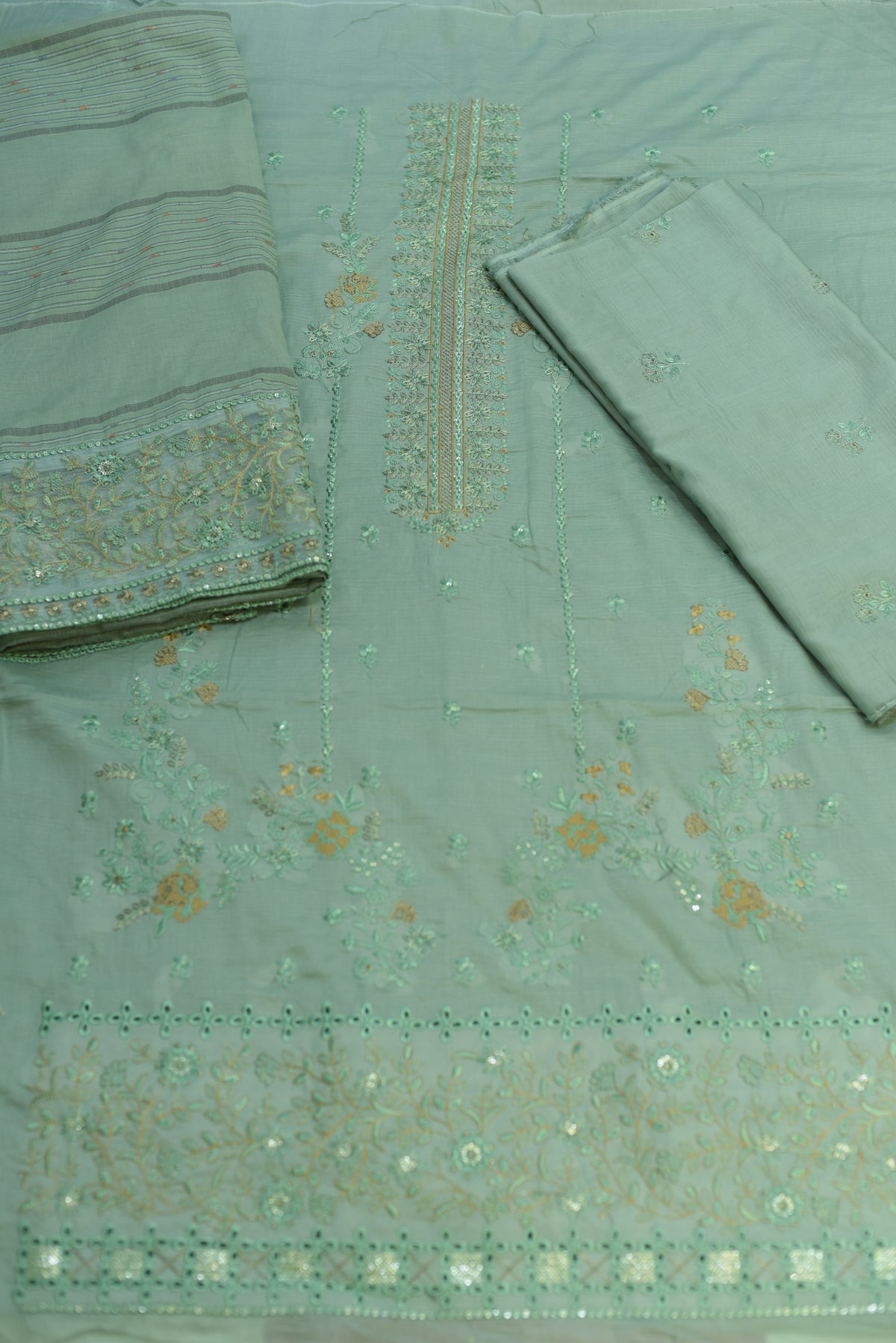 3-PC Unstitched Lawn Chikan Embroidered With Lawn Dupatta | LC-1