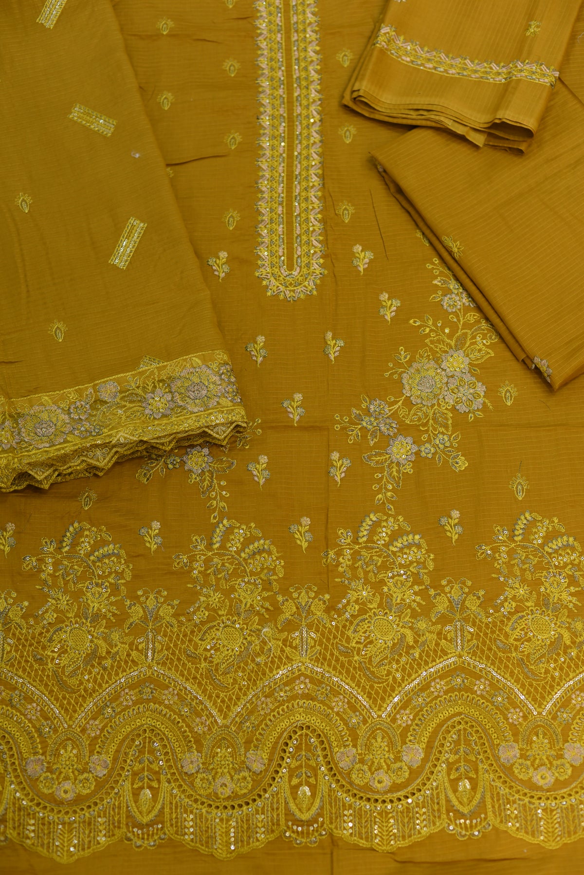3-PC Unstitched Lawn Chikan Embroidered With Lawn Dupatta | LC-2