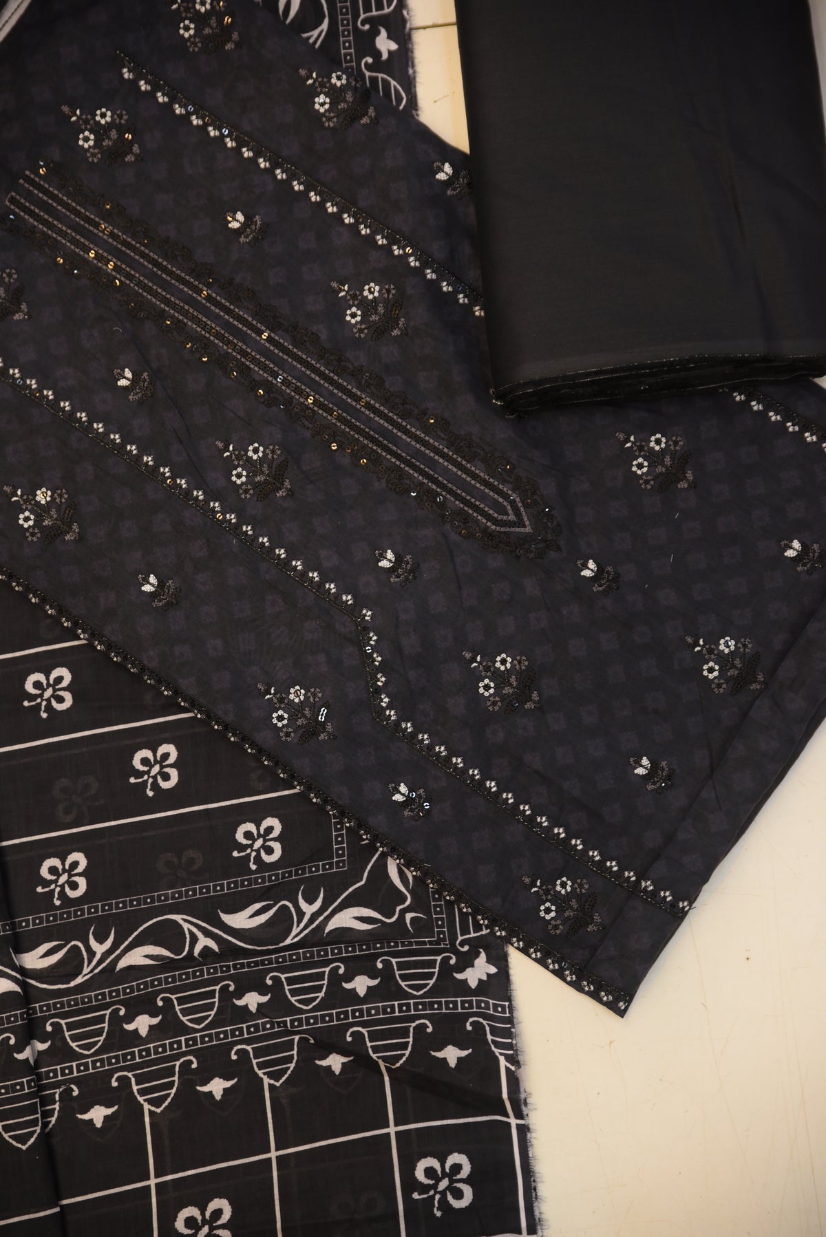 3Pc Unstitched Ladies Suit - Lawn Summer Collection