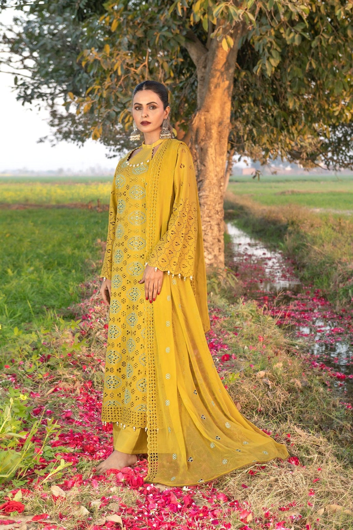 4-PC Unstitched Chikankari Embroidered Lawn Sajal By Wania | WL-64