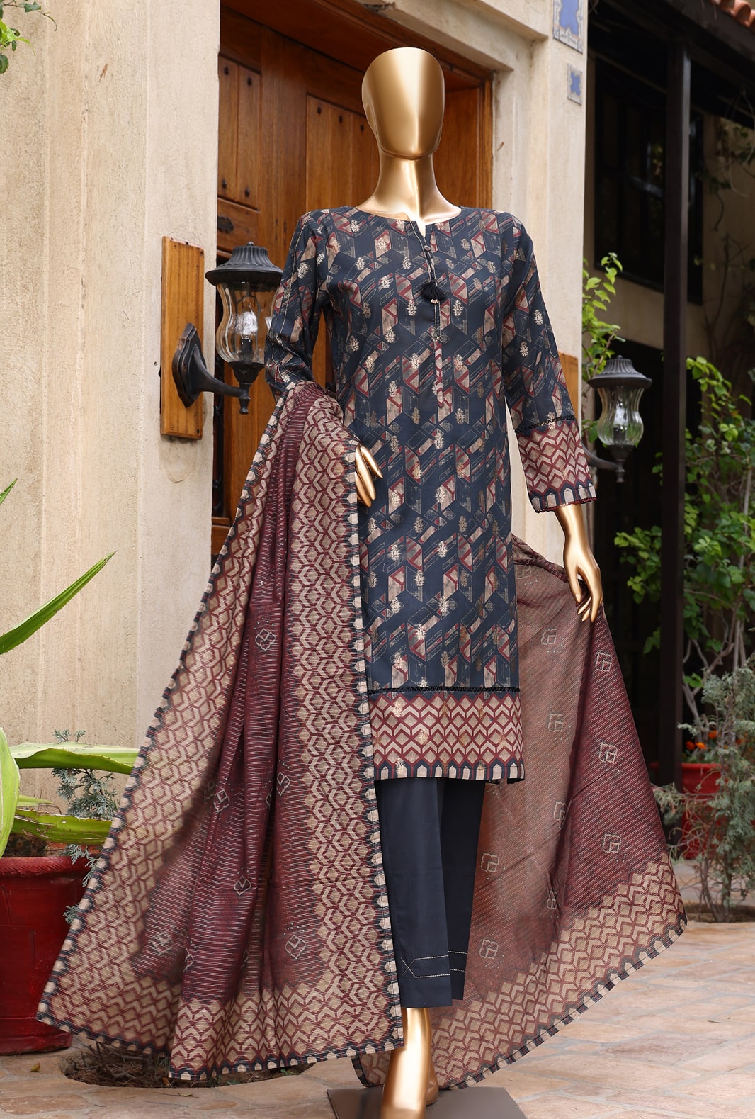 D 04 | 3PC Stitched Damask Jacquard Premium Lawn By HZ Textiles