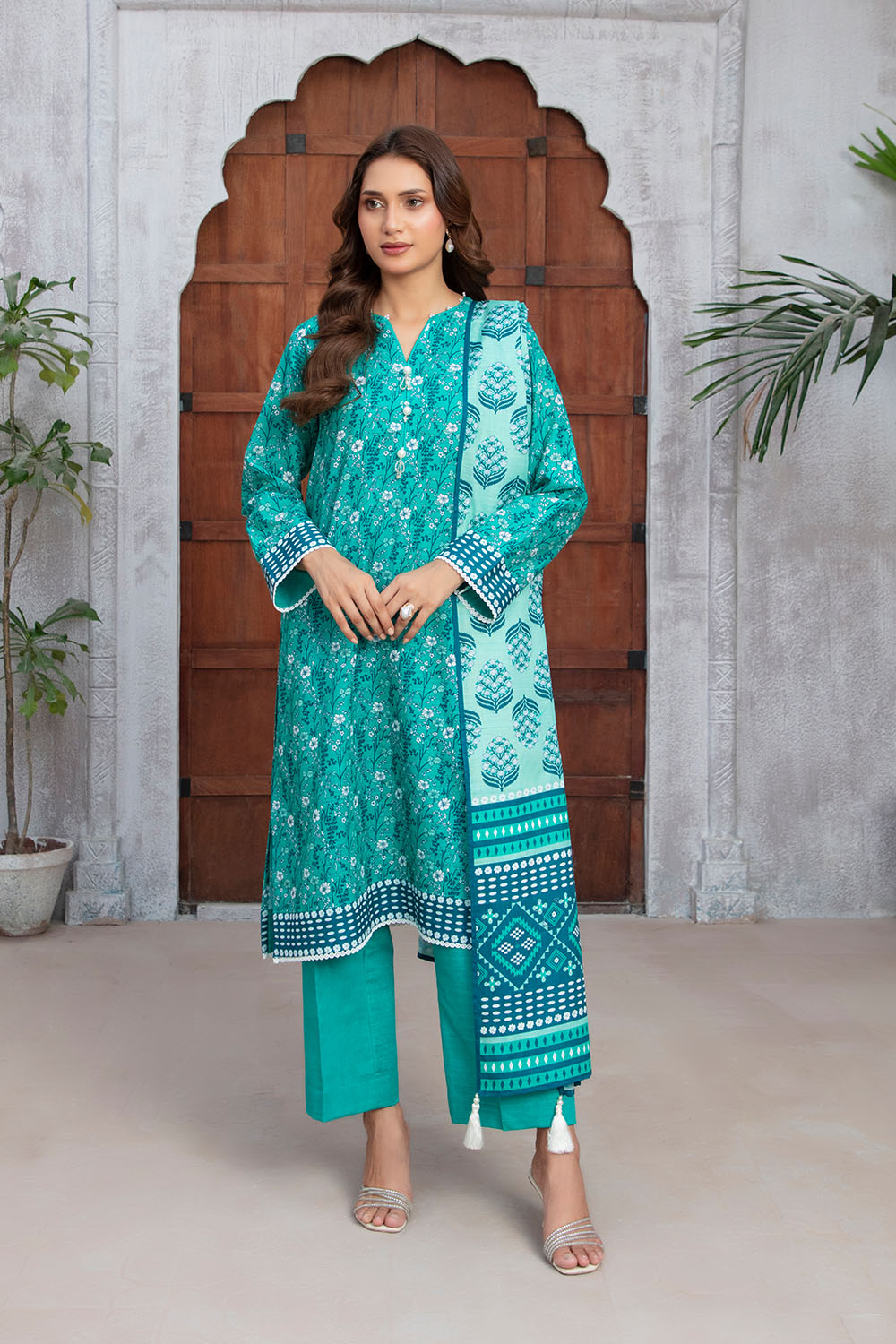3 Piece Printed Khaddar Suit with Zari Dupatta By Gul Ahmed