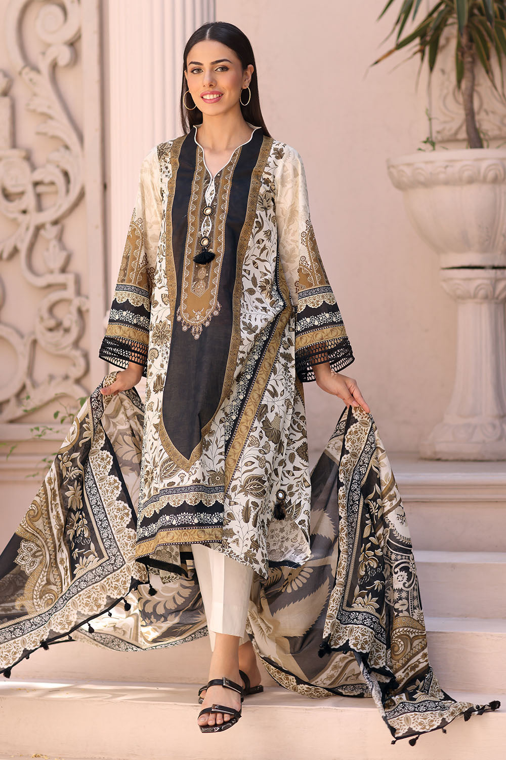 3 Piece Printed Khaddar Suit with Zari Dupatta By Gul Ahmed
