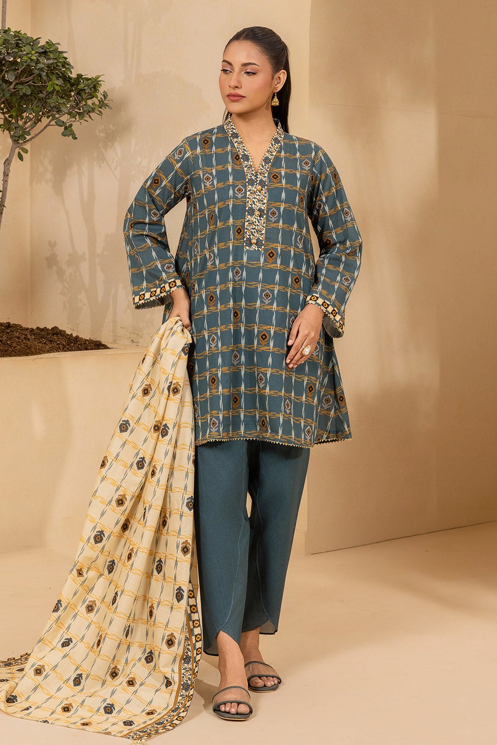 3-PC Unstitched Digital Printed Lawn By Zellbury | 0689
