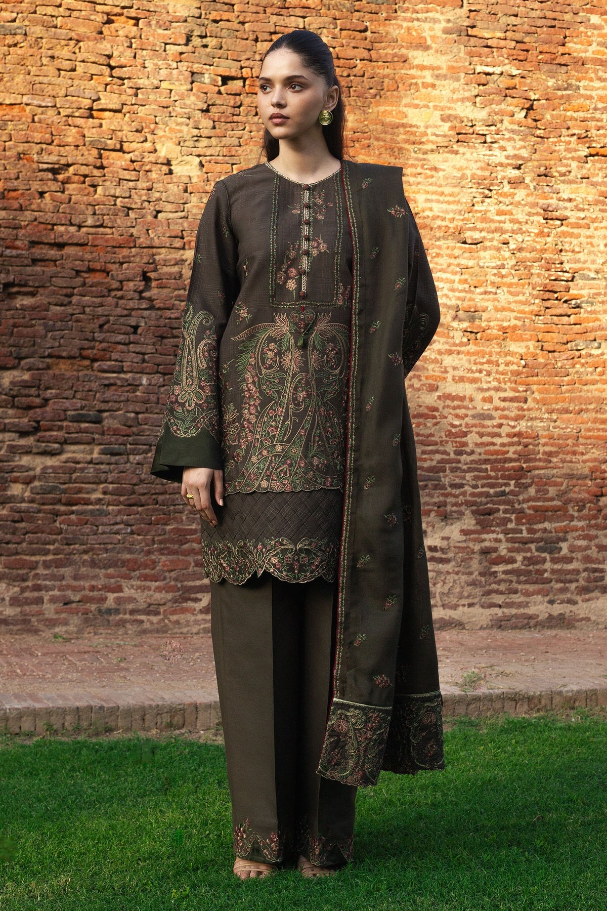 ZOHREH-D5 | 3Pc Unstitched Suit Winter Embroidered Khaddar By Zara Shahjahan